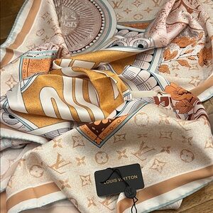 Louis Vuitton Scarf with tags LV new silk yellow brown beige big size